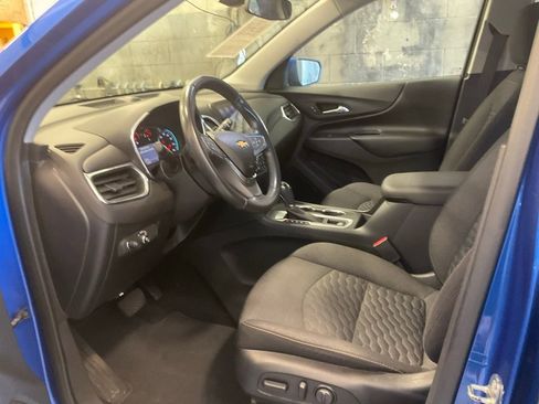 Used 2019 Chevrolet Equinox LT w/ Sun & Navigation Package FWD image 10