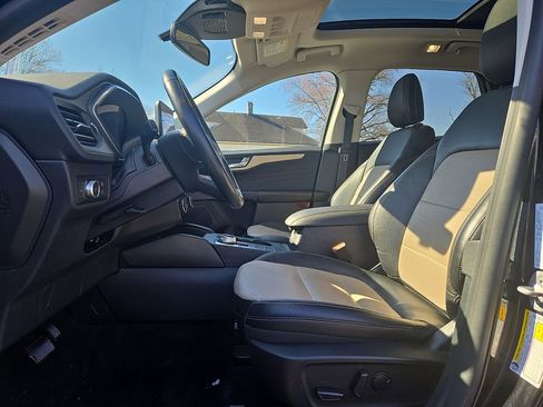 Used 2022 Ford Escape Titanium w/ Titanium Elite Package AWD/4WD image 13