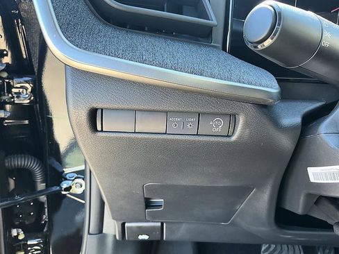 New 2026 Nissan Kicks SV image 9