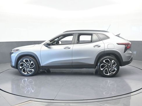 Used 2024 Chevrolet Trax RS w/ Sunroof Package image 3