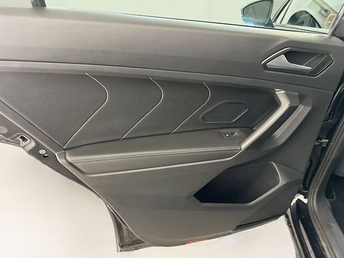 Used 2023 Volkswagen Tiguan SE R-Line image 28