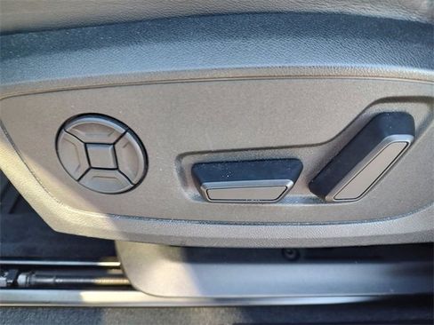 Used 2021 Audi Q3 2.0T Premium Plus w/ Premium Plus Package image 31