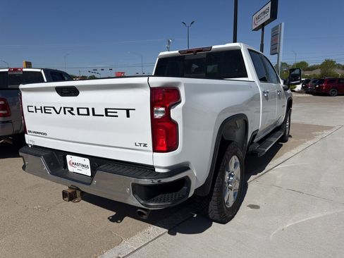 Used 2022 Chevrolet Silverado 2500 LTZ w/ LTZ Plus Package AWD/4WD image 5