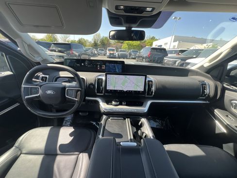 New 2025 Ford Expedition Max Platinum w/ Driver's Package image 31