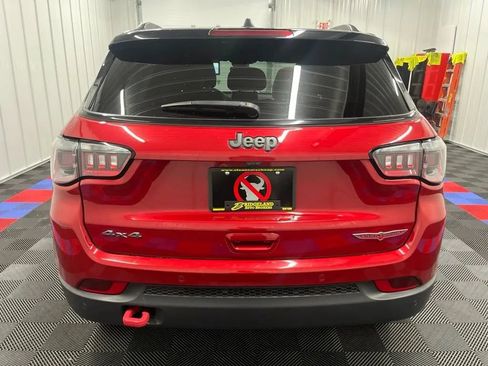 Used 2025 Jeep Compass Trailhawk AWD/4WD image 4