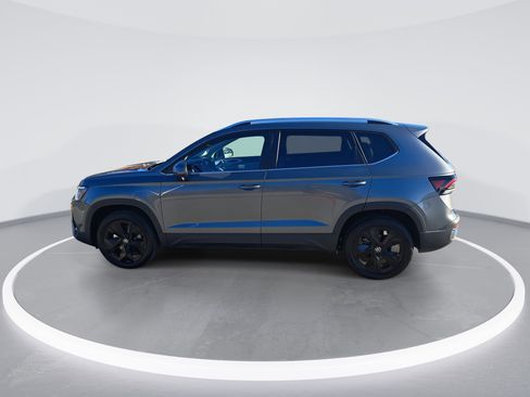 New 2026 Volkswagen Taos SE image 6