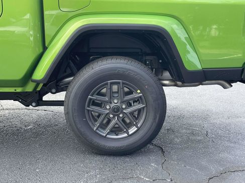 New 2025 Jeep Gladiator Sport AWD/4WD image 38
