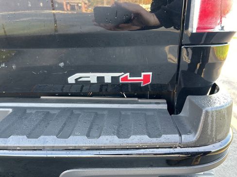 Used 2022 GMC Canyon AT4 image 10