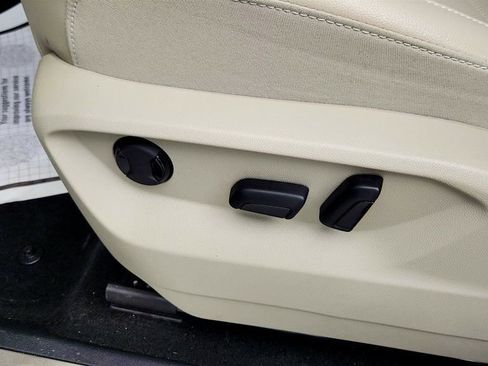 Used 2024 Volkswagen Atlas SE image 11