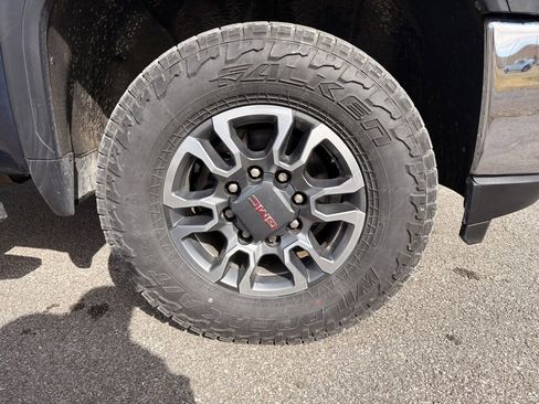 Used 2022 GMC Sierra 2500 SLT w/ SLT Convenience Package image 27