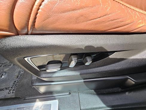 Used 2015 Cadillac Escalade Luxury image 26