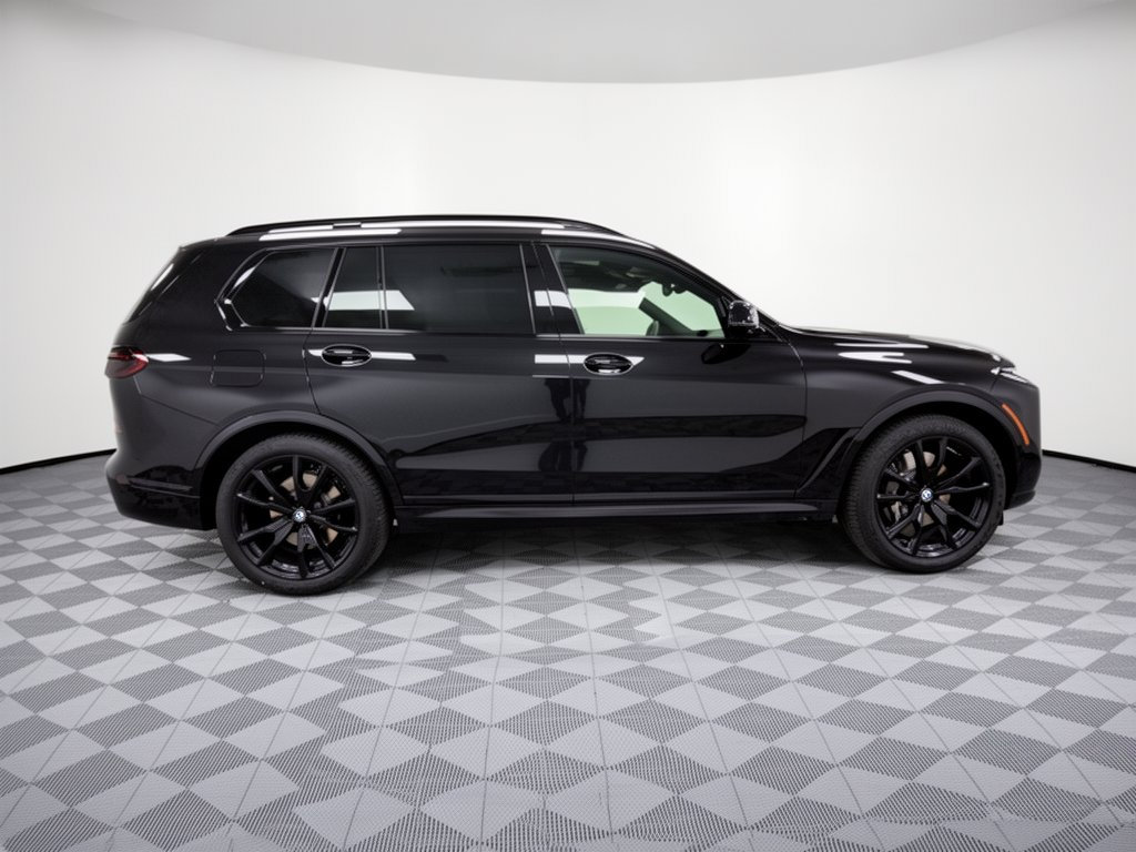 Used 2026 BMW X7 xDrive40i w/ M Sport Package AWD/4WD image 8