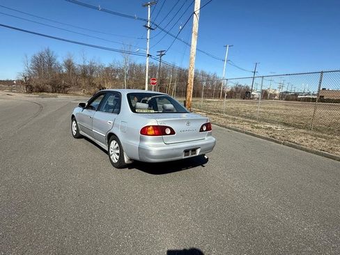 Used 2001 Toyota Corolla CE image 7