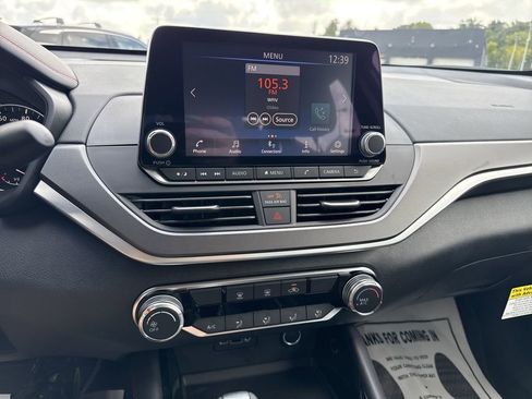 New 2025 Nissan Altima 2.5 SR FWD image 13