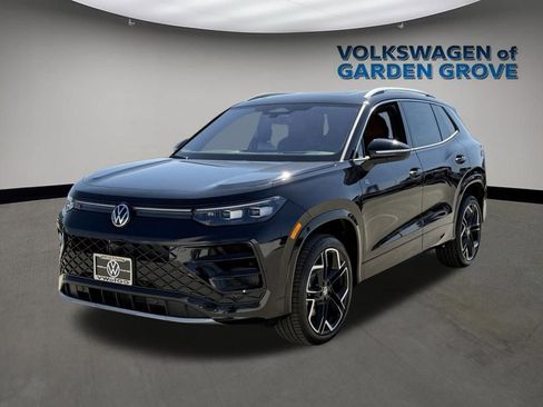 New 2026 Volkswagen Tiguan SEL R-Line image 4