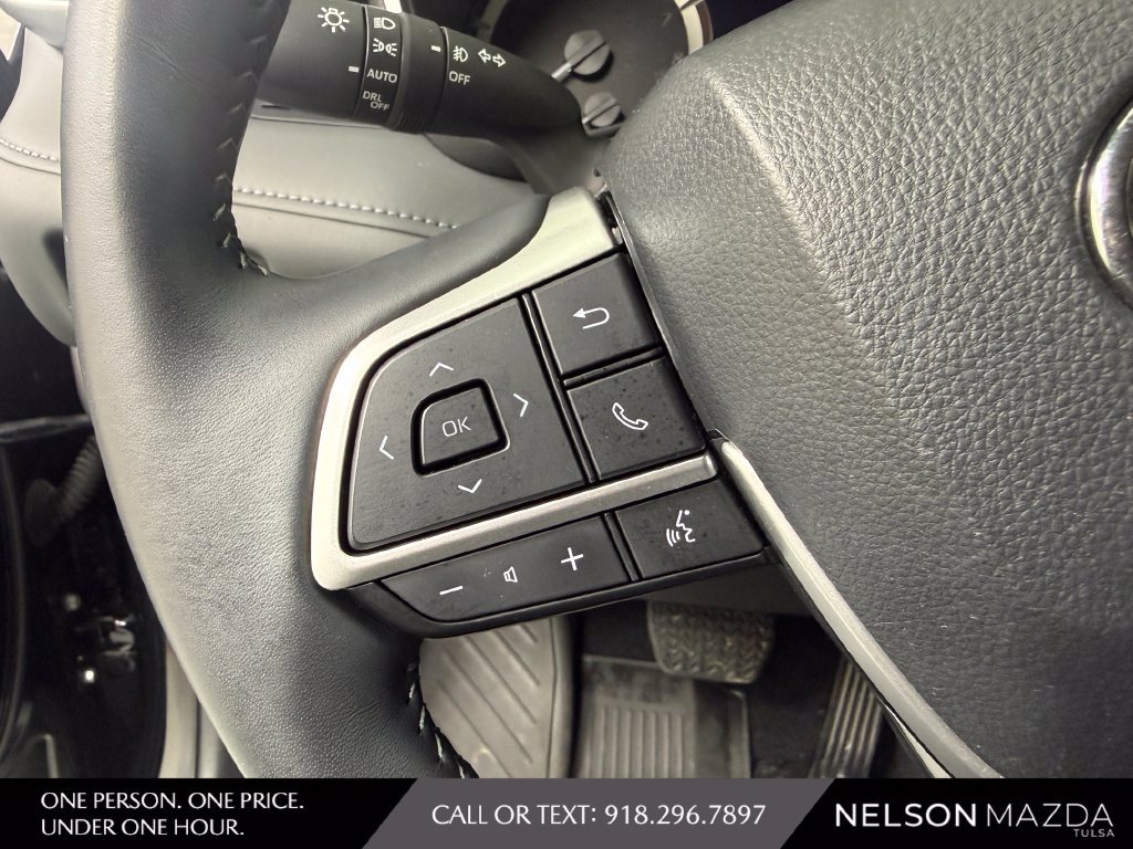 Used 2024 Toyota Highlander XSE FWD image 22