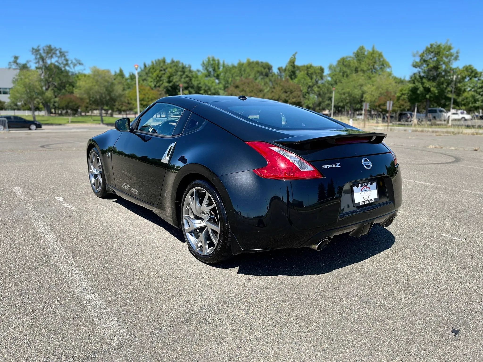 Used 2011 Nissan 370Z Touring w/ Sport Pkg RWD image 8