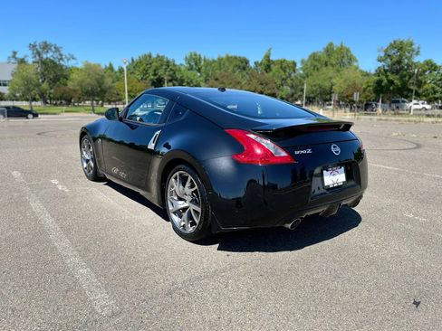 Used 2011 Nissan 370Z Touring w/ Sport Pkg RWD image 8