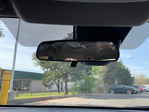 Used 2025 Nissan Versa SV image 17