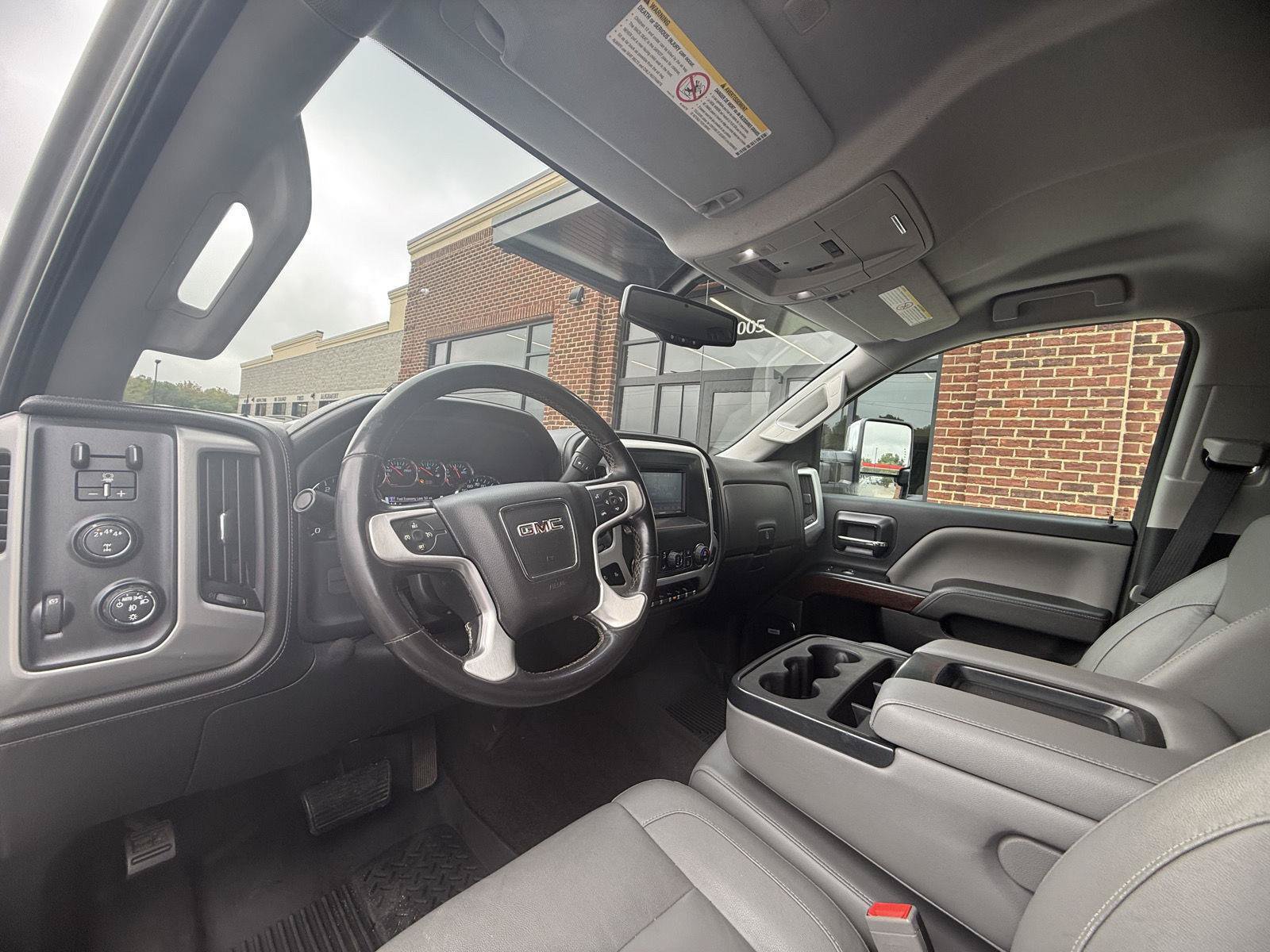 Used 2018 GMC Sierra 2500 SLT w/ Duramax Plus Package AWD/4WD image 15