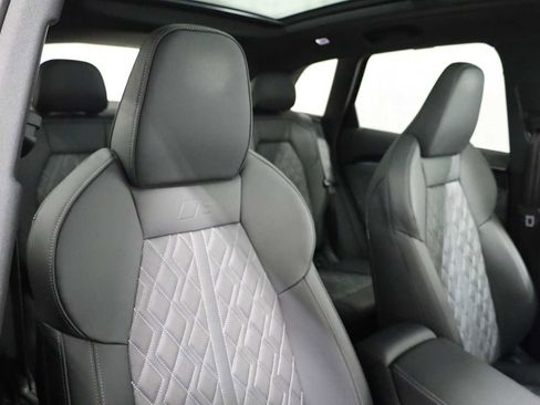 Certified 2025 Audi SQ5 Premium Plus w/ Premium Plus Package image 21