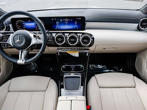 New 2025 Mercedes-Benz CLA 250 image 10
