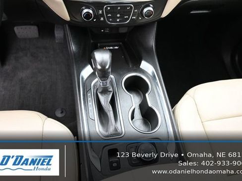 Used 2022 Chevrolet Traverse LT w/ LT Premium Package AWD/4WD image 33