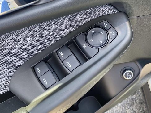 New 2026 Chevrolet TrailBlazer LT w/ Convenience Package FWD image 18