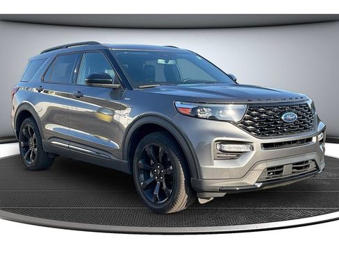 Used 2024 Ford Explorer ST-Line w/ Class IV Trailer Tow Package AWD/4WD image 2