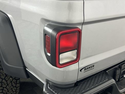 Used 2020 Jeep Gladiator Sport w/ Quick Order Package 24S AWD/4WD image 33