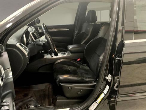 Used 2012 Jeep Grand Cherokee SRT8 w/ Luxury Group II AWD/4WD image 22