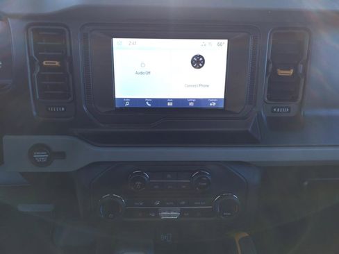 Used 2023 Ford Bronco Badlands image 17