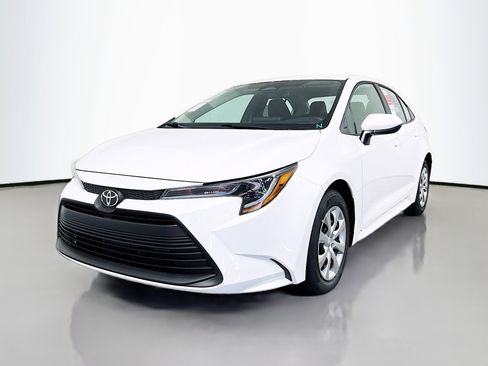 Used 2025 Toyota Corolla LE FWD image 10