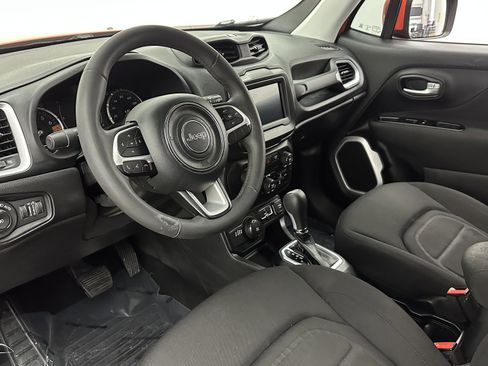 Used 2019 Jeep Renegade Latitude image 8