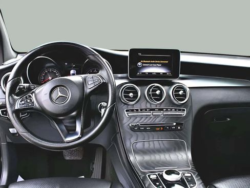 Used 2018 Mercedes-Benz GLC 300 4MATIC image 10