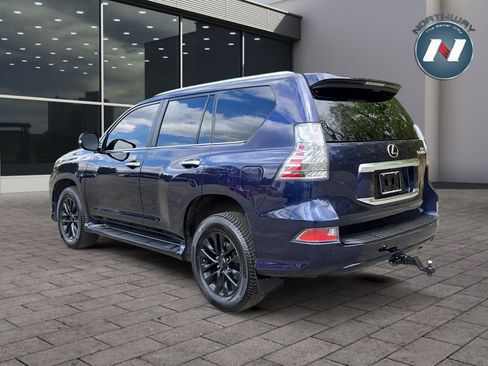 Used 2022 Lexus GX 460 w/ Accessory Package AWD/4WD image 3