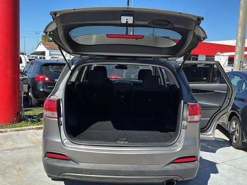 Used 2017 Kia Sorento L FWD image 6