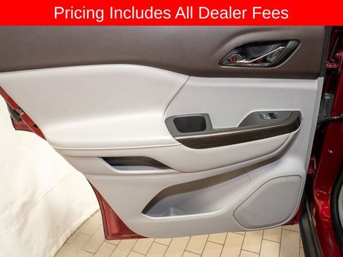 Used 2019 GMC Acadia SLT AWD/4WD image 11