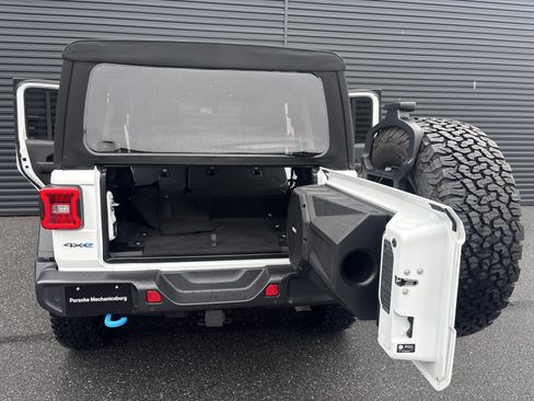 Used 2025 Jeep Wrangler Unlimited Rubicon 4xe w/ Safety Group AWD/4WD image 26