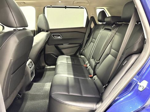 Used 2021 Nissan Rogue SV w/ Premium Package image 25