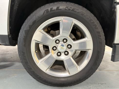 Used 2018 Chevrolet Silverado 1500 LT w/ Texas Edition image 11