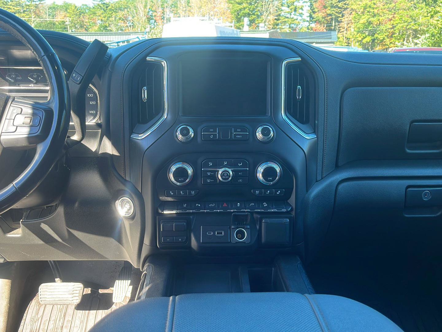 Used 2023 GMC Sierra 2500 AT4 w/ AT4 Preferred Package AWD/4WD image 19