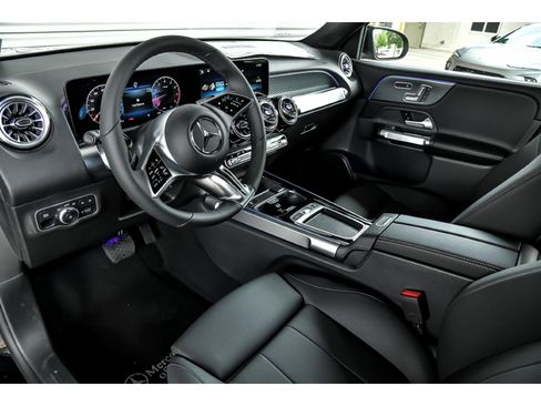 Certified 2025 Mercedes-Benz GLB 250 4MATIC image 12