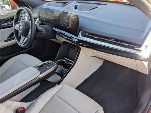 Used 2025 BMW X2 xDrive28i w/ Technology Package image 21