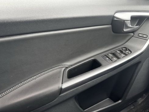 Used 2016 Volvo XC60 T6 w/ Proximity Package image 33