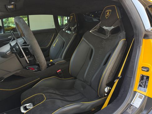 Used 2023 Lamborghini Huracan Sterrato AWD/4WD image 27