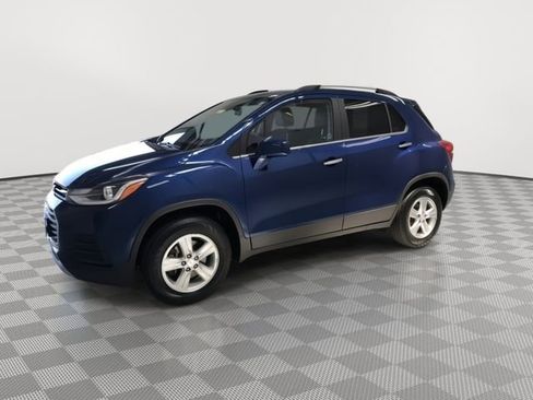 Certified 2017 Chevrolet Trax LT w/ LT Convenience Package AWD/4WD image 5