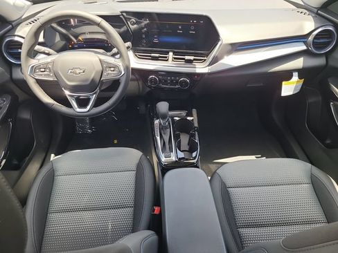 New 2026 Chevrolet Trax LT w/ Midnight Edition FWD image 12