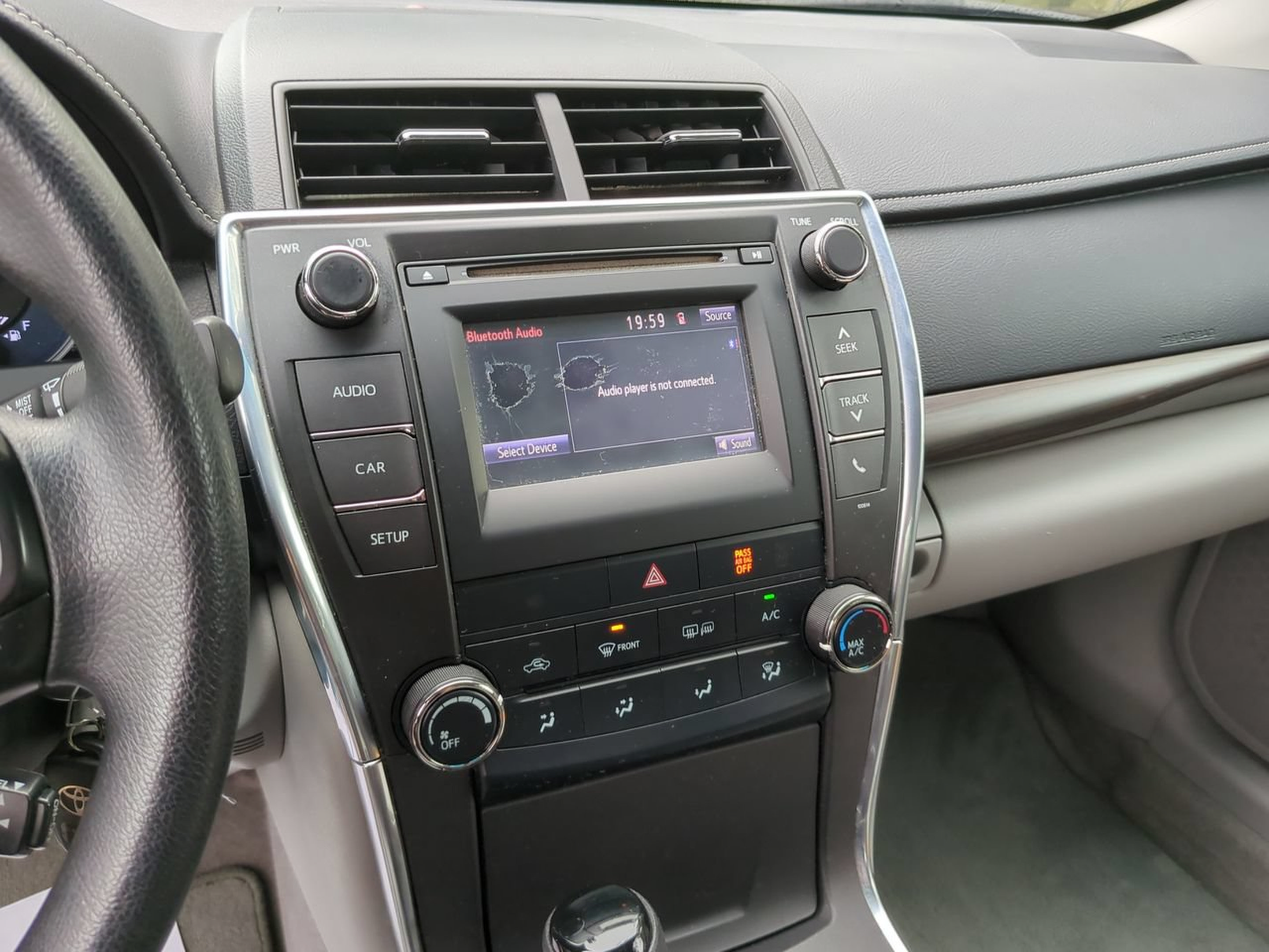Used 2016 Toyota Camry LE FWD image 13
