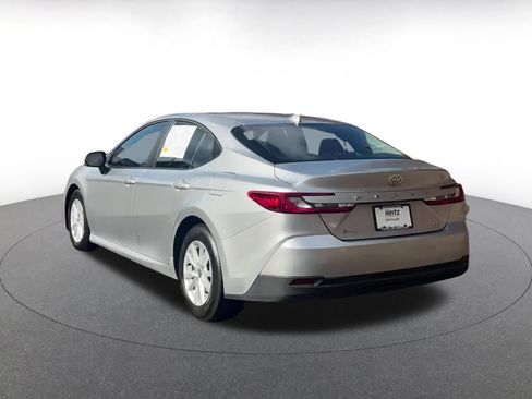 Used 2025 Toyota Camry LE image 11